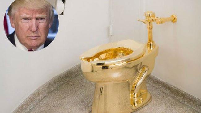 Trump chiede in prestito un Van Gogh, gli viene offerto un wc d’oro Il water d'oro realizzato da Cattelan