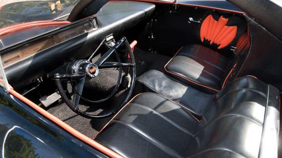 L'interno della Batmobile del 1966