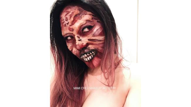 Mimi truccata come uno zombie