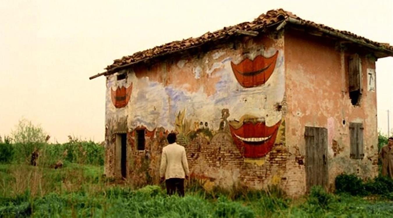 La famosa casa dalle finestre che ridono