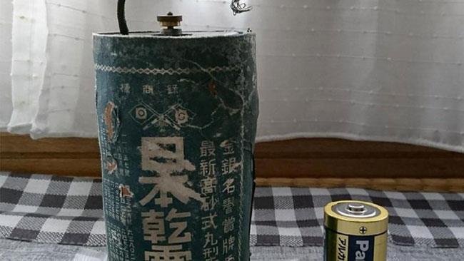 La batteria della Seconda Guerra Mondiale che funziona ancora Un confronto fra la batteria ultrasettantenne e una moderna batteria