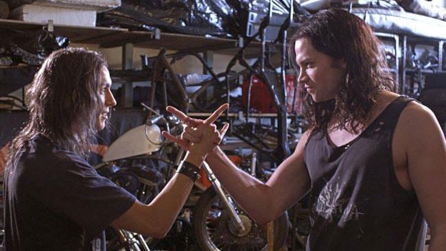 Fratellanza d'acciaio! I due protagonisti del film