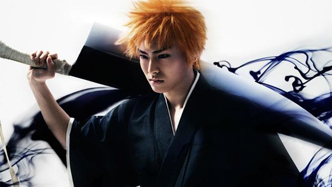 Bleach Ichigo Kurosaki Ichigo Kurosaki in posa durante una scena del primo teaser trailer di Bleach