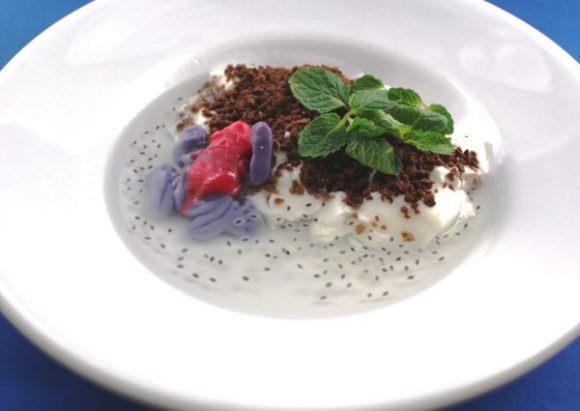 La gelatina con uova di rana dell'Orbi Yokohama Cafe