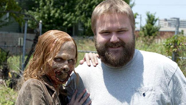 Robert Kirman parla della fine di The Walking Dead Robert Kirman e uno zombie