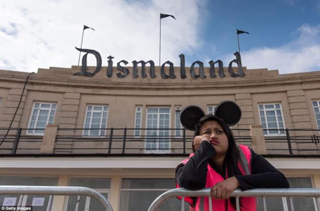 Personale annoiato a Dismaland @GettyImages