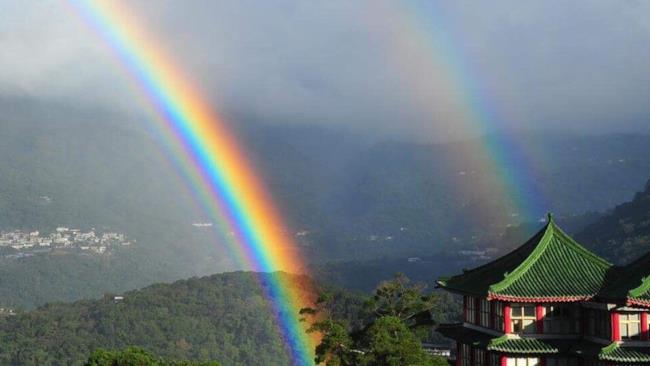 Apparso in Taiwan l’arcobaleno più longevo della storiaApparso in Taiwan l’arcobaleno più longevo della storia L'arcobaleno longevo