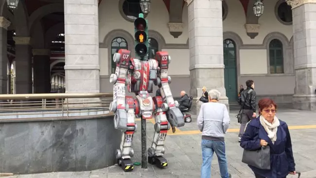 Ecco la foto del Transformers Ecco come si presenta la scultura