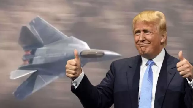 Trump manda caccia F-52 alla Norvegia ma esistono solo in Call of Duty Trump con un F-52 sullo sfondo