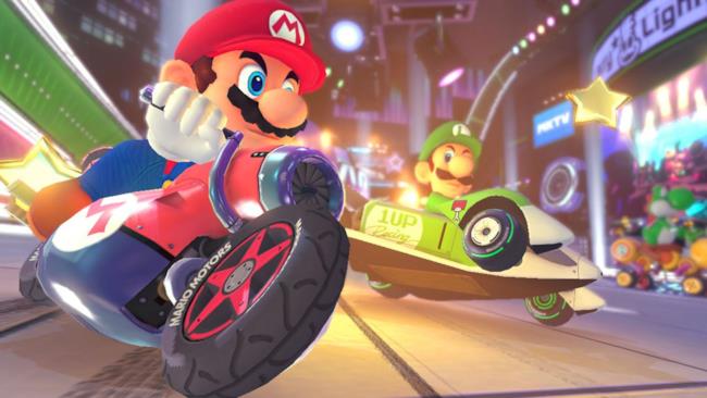 Mario e Luigi sfrecciano tra i circuiti di gioco Mario e Luigi in un'immagine da Mario Kart VR