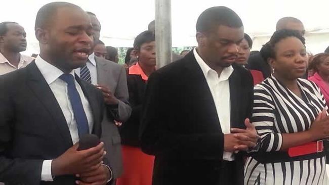 Profeta Sham Hungwe e le penne consacrate che fanno superare gli esami