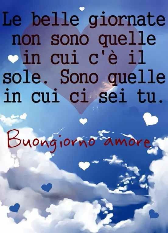 Frase d'amore su un cielo azzurro