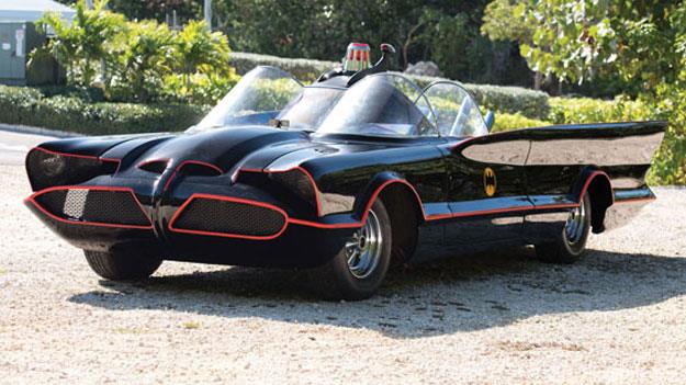 La replica della Batmobile dello show del 1966