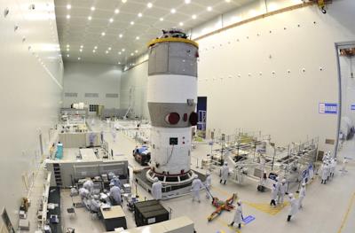 Tiangong-2 mentre viene assemblata