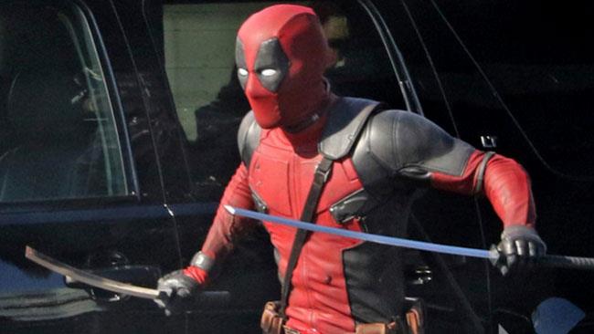 Nuove immagini e filmati dal set di Deadpool: compaiono le katane Deadpool con le sue katane