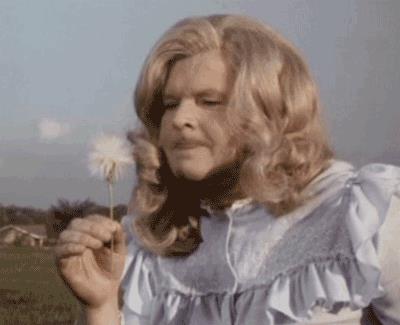Benny Hill, insieme a The Walking Dead