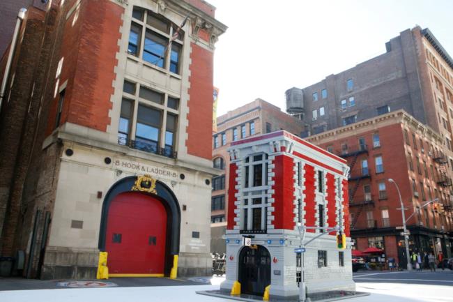 Il set LEGO con la Caserma dei Ghostbusters