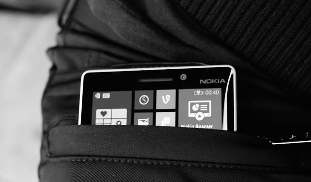 tasche che ricaricano wireless lo smartphone