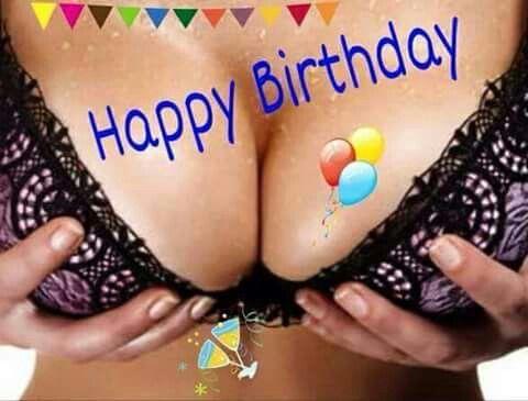 Il primo piano del petto di una ragazza - Immagini sexy per il buongiorno, buon compleanno, buonanotte e buona domenica