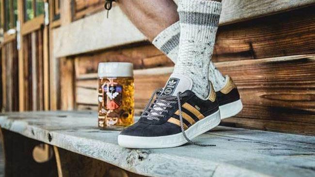 Oktoberfest, Adidas lancia le scarpe che resistono a birra e vomito Le scarpe “a prova di birra e vomito”