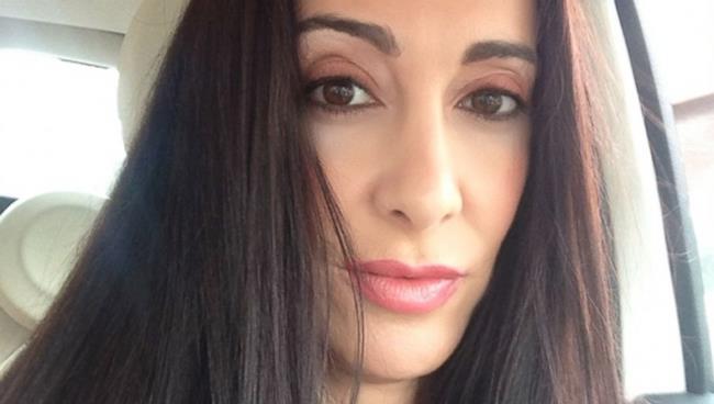 Una donna si è fatta ritoccare dal chirurgo per apparire più bella nei selfie Triana Lavey, la donna che si è fatta ritoccare per dei selfie migliori