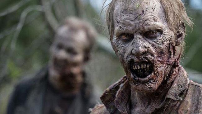 Il primo poster ufficiale di Fear the Walking Dead è online Gli zombie di Fear The Walking Dead