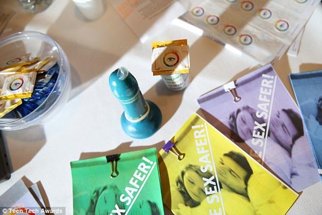 Questi preservativi cambiano colore se incontrano le malattie veneree