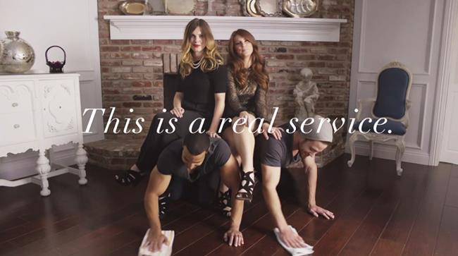 Man Servants è il servizio per uomini che vogliono fare i servi Man Servants è il servizio per le donne che hanno bisogno di schiavi