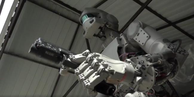 Il Terminator russo il robot FEDOR i n primo piano