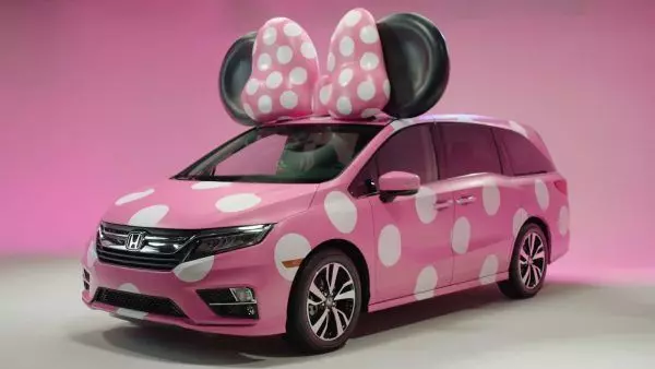 Ecco, in tutto il suo splendore, la Honda Minnie Van La prima immagine della nuova auto esposta presso il D23
