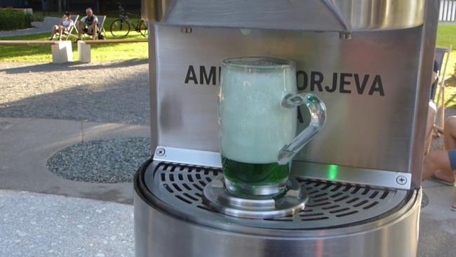 Ecco la prima fontana pubblica d'Europa Inaugurata a Zalec la prima fontana di birra