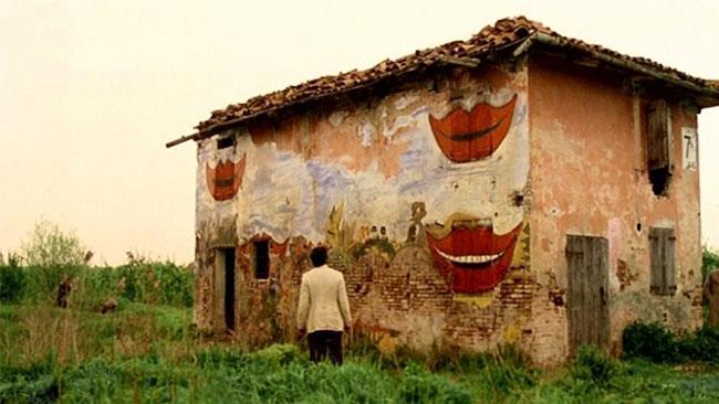 I migliori film horror italiani di sempre Una scena de La casa dalle finestre che ridono