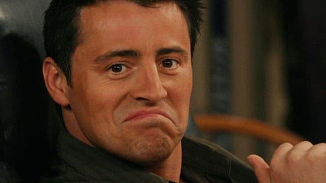 Matt LeBlanc difende la serie Friends L'attore Matt LeBlanc con un'espressione compiaciuta