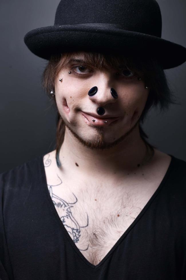 Joel e le sue modifiche alla faccia