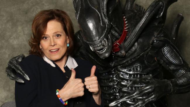 Sigourney Weaver sarà di nuovo Ripley nel nuovo Alien di Blomkamp Sigourney Weaver con un cosplayer