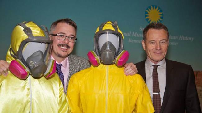Breaking Bad dona alcuni oggetti di scena al National Museum of American History Bryan Cranston e Seth Gilligan al National Museum of American History
