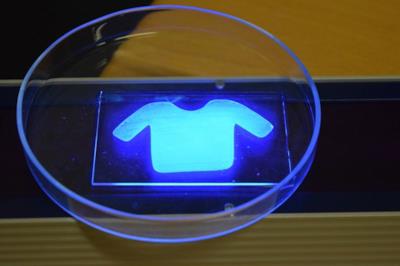 Una piccola T-shirt