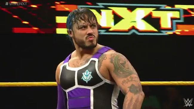 Un wrestler combatte con indosso un'armatura saiyan (e perde miseramente) Il wrestler Jesus De Leon con armatura saiyan
