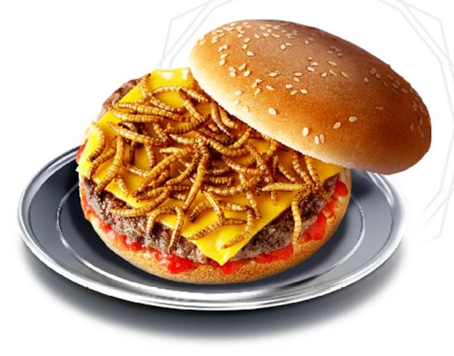 Edizione limitata del Creepy Burger con larve di coleottero