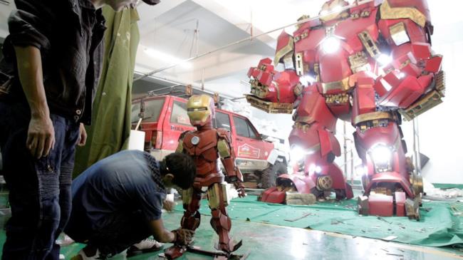 Un fan ha creato degli incredibili modellini di Iron Man e del suo Hulkbuster Gli incredibili modellini di Iron Man e dell'Hulkbuster