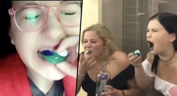 Tide Pod Challenge, la folle sfida di ingerire capsule di detersivo Alcune persone intente nella Tide Pod Challenge