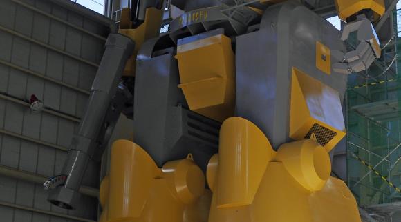 Uno sguardo più da vicino al gigantesco robot