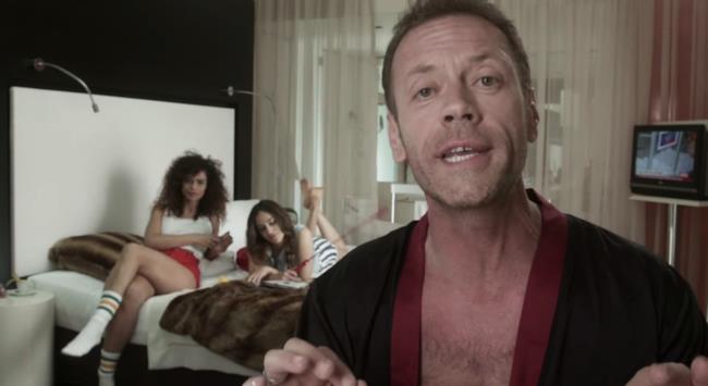 Rocco Siffredi fa voto di castità per i Mondiali Rocco Siffredi castità per i Mondiali