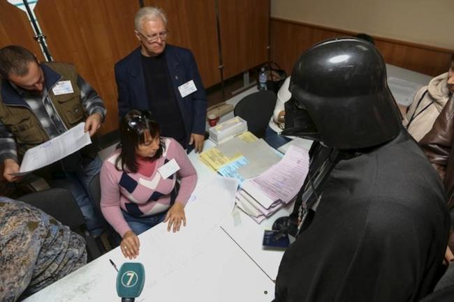 Darth Vader ha tentato di votare alle elezioni in Ucraina