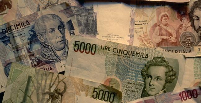 Eredita una fortuna da 3 miliardi in lire, ma non può cambiarli in euro Alcune banconote in lire