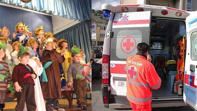 Bari, rissa tra mamme per un posto a sedere alla recita scolastica Bambini alla recita e un'ambulanza
