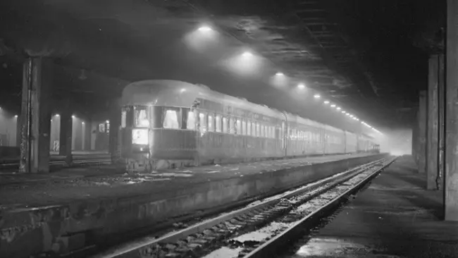 Per i fan del sovrannaturale, un treno fantasma è stato avvistato in Cina Il treno fantasma alla stazione