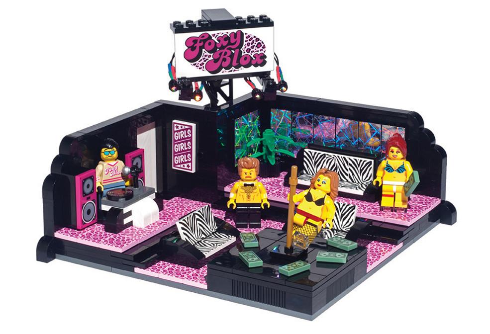 Lego Strip Club: il set completo