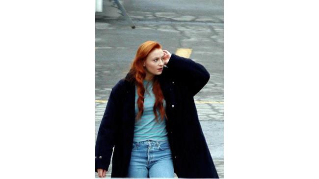 Foto rubata di Sophie Turner dal set di X-Men: Apocalypse