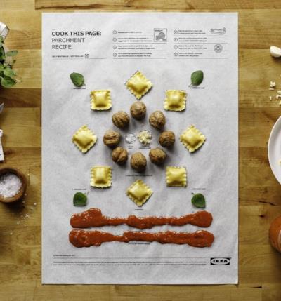 Tutti gli ingredienti per il piatto di ravioli in posizione